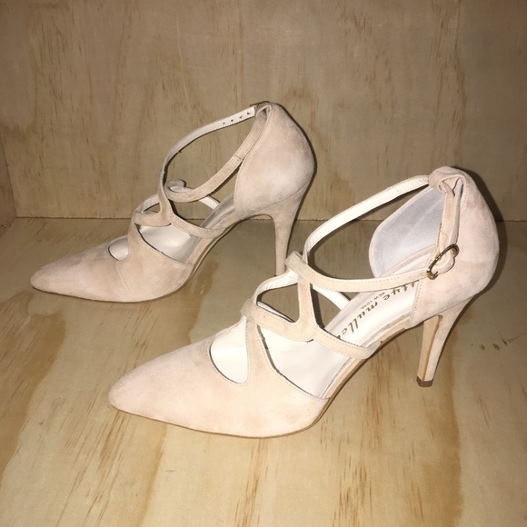 Bettye Muller Women's Gallant Pump - Picture 2 of 6